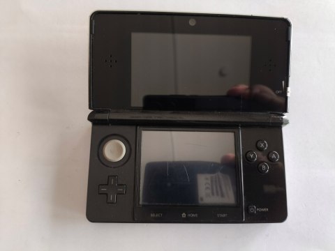 KONSOLA NINTENDO 3DS CZARNA + KARTA PAMIĘCI + USB KONSOLA NINTENDO 3DS CZARNA + KARTA PAMIĘCI + USB