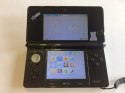 KONSOLA NINTENDO 3DS CZARNA + ŁADOWARKA + RYSIK + DOCK + PUDEŁKO