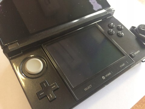 KONSOLA NINTENDO 3DS CZARNA + ŁADOWARKA + RYSIK + DOCK + PUDEŁKO KONSOLA NINTENDO 3DS CZARNA + ŁADOWARKA + RYSIK + DOCK + PUDEŁKO