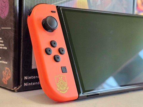 ZADBANA KONSOLA NINTENDO SWITCH OLED POKEMON SCARLET & VIOLET EDITION ZADBANA KONSOLA NINTENDO SWITCH OLED POKEMON SCARLET & VIOLET EDITION