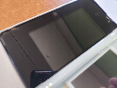 BARDZO ŁADNA KONSOLA NINTENDO 3DS BIAŁA +USB + RYSIK + KARTA PAMIĘCI + ETUI BARDZO ŁADNA KONSOLA NINTENDO 3DS BIAŁA +USB + RYSIK + KARTA PAMIĘCI + ETUI