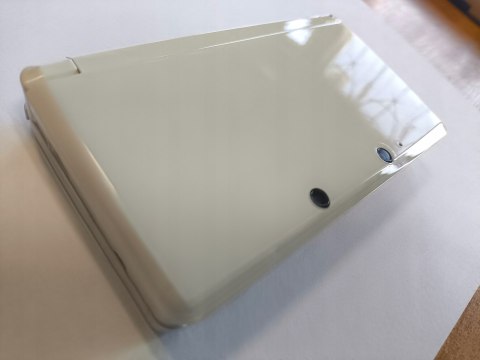 BARDZO ŁADNA KONSOLA NINTENDO 3DS BIAŁA +USB + RYSIK + KARTA PAMIĘCI + ETUI BARDZO ŁADNA KONSOLA NINTENDO 3DS BIAŁA +USB + RYSIK + KARTA PAMIĘCI + ETUI