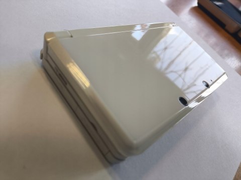 BARDZO ŁADNA KONSOLA NINTENDO 3DS BIAŁA +USB + RYSIK + KARTA PAMIĘCI + ETUI BARDZO ŁADNA KONSOLA NINTENDO 3DS BIAŁA +USB + RYSIK + KARTA PAMIĘCI + ETUI
