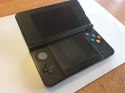 KONSOLA NEW NINTENDO 3DS CZARNA + COVER PLATE POKEMON PIKACHU + USB