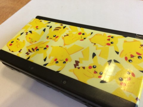 KONSOLA NEW NINTENDO 3DS CZARNA + COVER PLATE POKEMON PIKACHU + USB KONSOLA NEW NINTENDO 3DS CZARNA + COVER PLATE POKEMON PIKACHU + USB