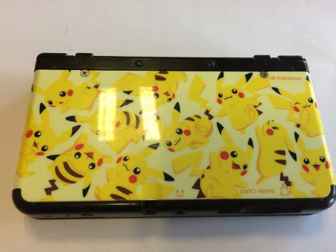 KONSOLA NEW NINTENDO 3DS CZARNA + COVER PLATE POKEMON PIKACHU + USB KONSOLA NEW NINTENDO 3DS CZARNA + COVER PLATE POKEMON PIKACHU + USB