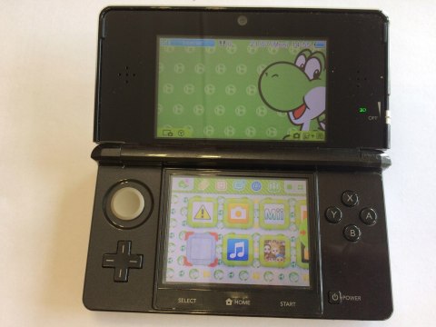 KONSOLA NINTENDO 3DS CZARNA + ŁADOWARKA + RYSIK + KARTA PAMIĘCI KONSOLA NINTENDO 3DS CZARNA + ŁADOWARKA + RYSIK + KARTA PAMIĘCI