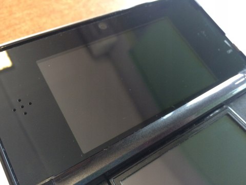 KONSOLA NINTENDO 3DS CZARNA + ŁADOWARKA + RYSIK + KARTA PAMIĘCI KONSOLA NINTENDO 3DS CZARNA + ŁADOWARKA + RYSIK + KARTA PAMIĘCI