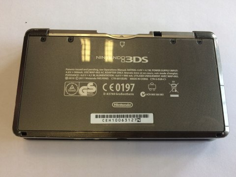 KONSOLA NINTENDO 3DS CZARNA + ŁADOWARKA + RYSIK + KARTA PAMIĘCI KONSOLA NINTENDO 3DS CZARNA + ŁADOWARKA + RYSIK + KARTA PAMIĘCI