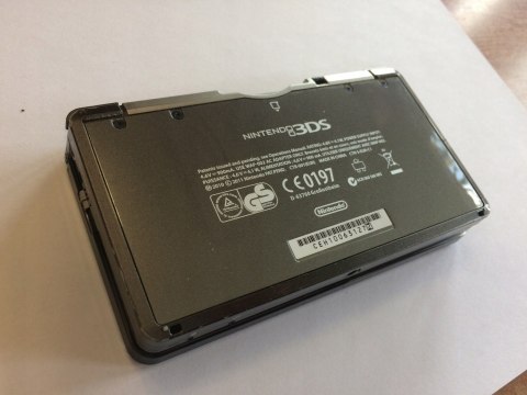 KONSOLA NINTENDO 3DS CZARNA + ŁADOWARKA + RYSIK + KARTA PAMIĘCI KONSOLA NINTENDO 3DS CZARNA + ŁADOWARKA + RYSIK + KARTA PAMIĘCI