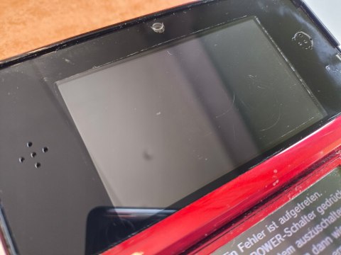 KONSOLA NINTENDO 3DS CZERWONA - USZKODZONA KONSOLA NINTENDO 3DS CZERWONA - USZKODZONA
