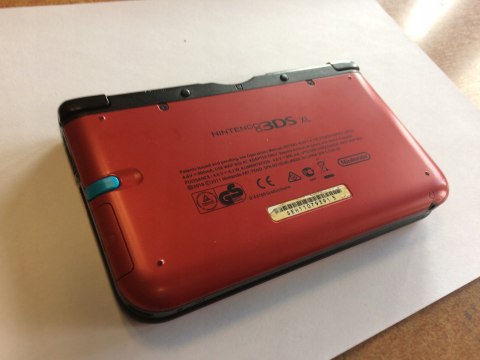 KONSOLA NINTENDO 3DS XL CZERWONA + GRA METAL GEAR SOLID 3 3D KONSOLA NINTENDO 3DS XL CZERWONA + GRA METAL GEAR SOLID 3 3D