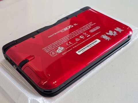 KONSOLA NINTENDO 3DS XL LIMITOWANA EDYCJA POKEMON XERNAS YVELTAL RED KONSOLA NINTENDO 3DS XL LIMITOWANA EDYCJA POKEMON XERNAS YVELTAL RED