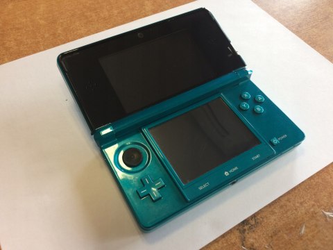 KONSOLA NINTENDO 3DS NIEBIESKA + USB + KARTA PAMIĘCI + ETUI + PUDEŁKO KONSOLA NINTENDO 3DS NIEBIESKA + USB + KARTA PAMIĘCI + ETUI + PUDEŁKO