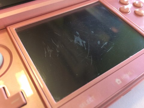 KONSOLA NINTENDO 3DS RÓŻOWA + ŁADOWARKA KONSOLA NINTENDO 3DS RÓŻOWA + ŁADOWARKA