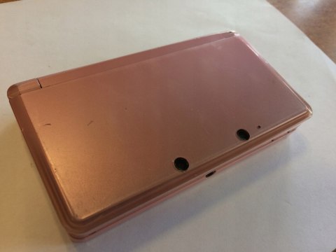 KONSOLA NINTENDO 3DS RÓŻOWA + ŁADOWARKA KONSOLA NINTENDO 3DS RÓŻOWA + ŁADOWARKA