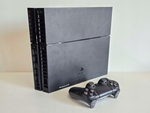 KONSOLA PS4 PLAYSTATION 4 500GB + ORYGIANLNY PAD + 7 GIER KONSOLA PS4 PLAYSTATION 4 500GB + ORYGIANLNY PAD + 7 GIER