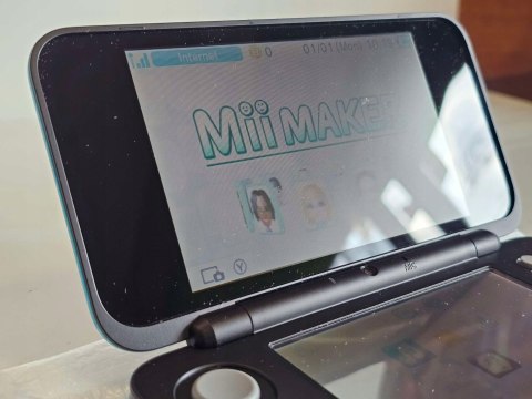 ZADBANA KONSOLA NEW NINTENDO 2DS XL NIEBIESKO-CZARNA + ŁADOWARKA + PUDEŁKO ZADBANA KONSOLA NEW NINTENDO 2DS XL NIEBIESKO-CZARNA + ŁADOWARKA + PUDEŁKO