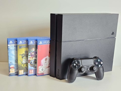ZADBANA KONSOLA PLAYSTATION 4 500GB 1216A + PAD + 4 GRY ZADBANA KONSOLA PLAYSTATION 4 500GB 1216A + PAD + 4 GRY