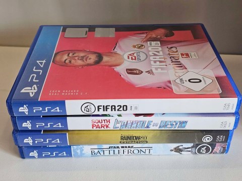 ZADBANA KONSOLA PLAYSTATION 4 500GB 1216A + PAD + 4 GRY ZADBANA KONSOLA PLAYSTATION 4 500GB 1216A + PAD + 4 GRY
