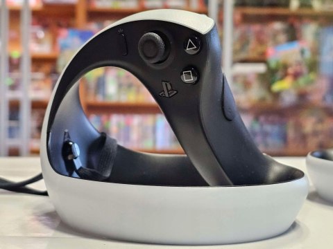 ZADBANE GOGLE SONY PLAYSTATION VR2 PS5 + KONTROLERY + ŁADOWARKA ZADBANE GOGLE SONY PLAYSTATION VR2 PS5 + KONTROLERY + ŁADOWARKA