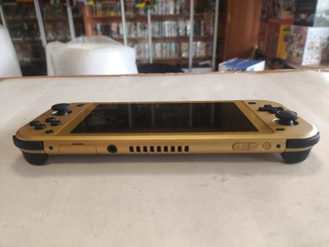 IDEALNA KONSOLA NINTENDO SWITCH LITE ZELDA HYRULE EDITION IDEALNA KONSOLA NINTENDO SWITCH LITE ZELDA HYRULE EDITION