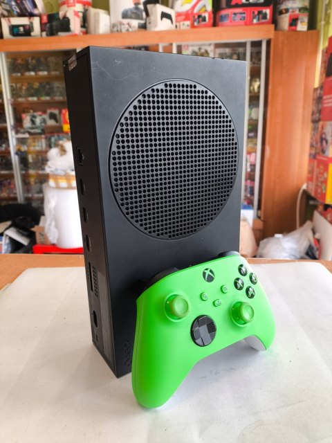 KONSOLA XBOX SERIES S 1TB SSD + PAD BEZPRZEWODOWY + PUDEŁKO KONSOLA XBOX SERIES S 1TB SSD + PAD BEZPRZEWODOWY + PUDEŁKO
