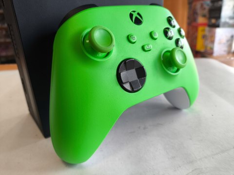 KONSOLA XBOX SERIES S 1TB SSD + PAD BEZPRZEWODOWY + PUDEŁKO KONSOLA XBOX SERIES S 1TB SSD + PAD BEZPRZEWODOWY + PUDEŁKO