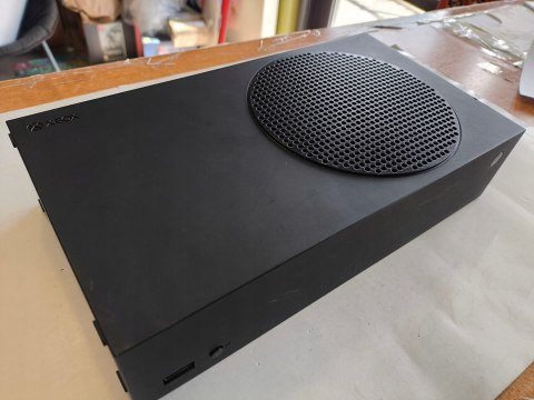 KONSOLA XBOX SERIES S 1TB SSD + PAD BEZPRZEWODOWY + PUDEŁKO KONSOLA XBOX SERIES S 1TB SSD + PAD BEZPRZEWODOWY + PUDEŁKO