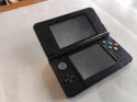 KONSOLA NEW NINTENDO 3DS CZARNA + POKEMON COVER PLATE + ŁADOWARKA