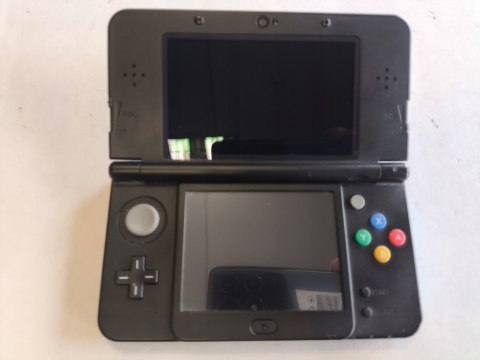 KONSOLA NEW NINTENDO 3DS CZARNA + POKEMON COVER PLATE + ŁADOWARKA KONSOLA NEW NINTENDO 3DS CZARNA + POKEMON COVER PLATE + ŁADOWARKA