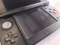 KONSOLA NEW NINTENDO 3DS CZARNA + POKEMON COVER PLATE + ŁADOWARKA