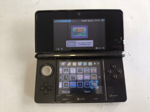 KONSOLA NINTENDO 3DS CZARNA + 14 GIER + ŁADOWARKA KONSOLA NINTENDO 3DS CZARNA + 14 GIER + ŁADOWARKA