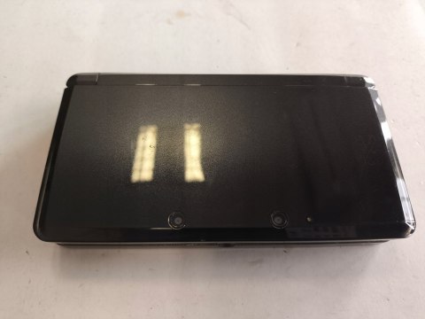 KONSOLA NINTENDO 3DS CZARNA + 14 GIER + ŁADOWARKA KONSOLA NINTENDO 3DS CZARNA + 14 GIER + ŁADOWARKA