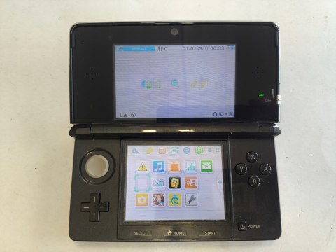 KONSOLA NINTENDO 3DS CZARNA + ETUI + USB + RYSIK KONSOLA NINTENDO 3DS CZARNA + ETUI + USB + RYSIK