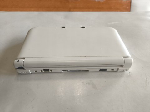 KONSOLA NINTENDO 3DS XL BIAŁA + RYSIK + ETUI + KARTA PAMIĘCI + ŁADOWARKA KONSOLA NINTENDO 3DS XL BIAŁA + RYSIK + ETUI + KARTA PAMIĘCI + ŁADOWARKA