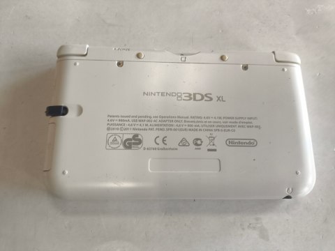 KONSOLA NINTENDO 3DS XL BIAŁA + RYSIK + ETUI + KARTA PAMIĘCI + ŁADOWARKA KONSOLA NINTENDO 3DS XL BIAŁA + RYSIK + ETUI + KARTA PAMIĘCI + ŁADOWARKA