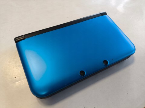 KONSOLA NINTENDO 3DS XL NIEBIESKA + ŁADOWARKA KONSOLA NINTENDO 3DS XL NIEBIESKA + ŁADOWARKA