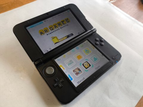 KONSOLA NINTENDO 3DS XL NIEBIESKA + RYSIK + PUDEŁKO + USB KONSOLA NINTENDO 3DS XL NIEBIESKA + RYSIK + PUDEŁKO + USB