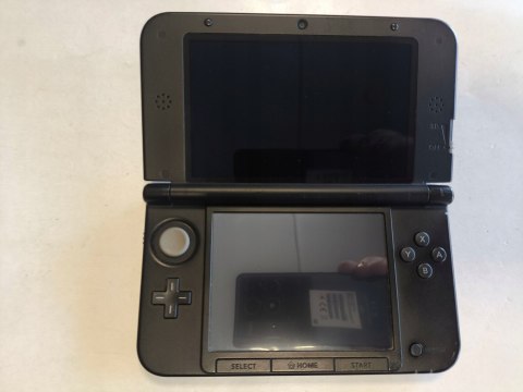 KONSOLA NINTENDO 3DS XL SREBRNO-CZARNA + RYSIK + ETUI KONSOLA NINTENDO 3DS XL SREBRNO-CZARNA + RYSIK + ETUI