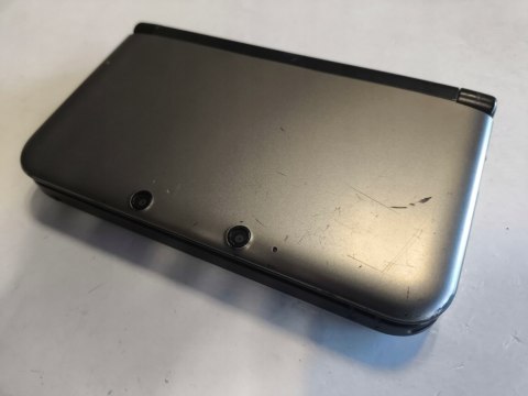 KONSOLA NINTENDO 3DS XL SREBRNO-CZARNA + RYSIK + ETUI KONSOLA NINTENDO 3DS XL SREBRNO-CZARNA + RYSIK + ETUI