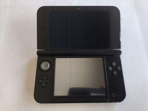 KONSOLA NINTENDO 3DS XL SREBRNO-CZARNA + RYSIK + PUDEŁKO KONSOLA NINTENDO 3DS XL SREBRNO-CZARNA + RYSIK + PUDEŁKO