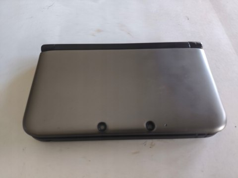 KONSOLA NINTENDO 3DS XL SREBRNO-CZARNA + RYSIK + PUDEŁKO KONSOLA NINTENDO 3DS XL SREBRNO-CZARNA + RYSIK + PUDEŁKO