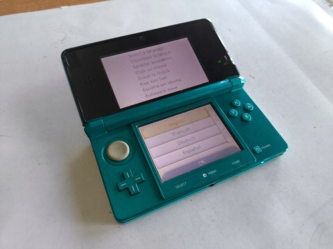 KONSOLA NINTENDO 3DS NIEBIESKA + USB + KARTA PAMIĘCI + RYSIK KONSOLA NINTENDO 3DS NIEBIESKA + USB + KARTA PAMIĘCI + RYSIK
