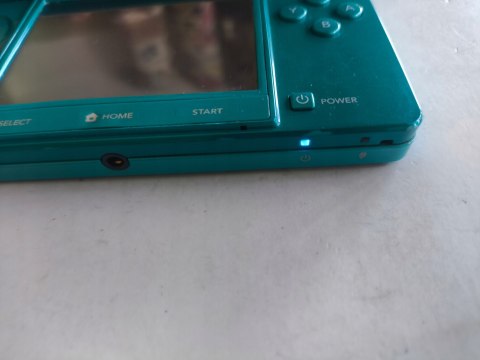 KONSOLA NINTENDO 3DS NIEBIESKA + USB + KARTA PAMIĘCI + RYSIK KONSOLA NINTENDO 3DS NIEBIESKA + USB + KARTA PAMIĘCI + RYSIK