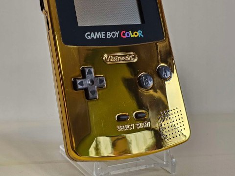 KONSOLA NINTENDO GAME BOY COLOR - ZŁOTA OBUDOWA KONSOLA NINTENDO GAME BOY COLOR - ZŁOTA OBUDOWA