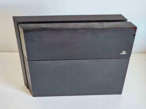 KONSOLA PLAYSTATION 4 500GB + ORYGINALNY PAD + 3 GRY KONSOLA PLAYSTATION 4 500GB + ORYGINALNY PAD + 3 GRY