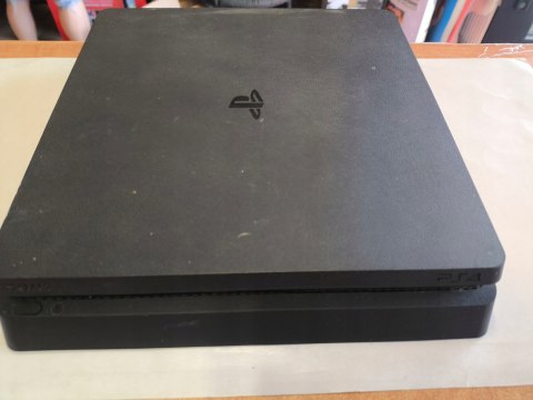 KONSOLA PLAYSTATION 4 SLIM 500GB 2016A + PAD KONSOLA PLAYSTATION 4 SLIM 500GB 2016A + PAD