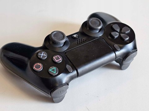 KONSOLA PS4 PLAYSTATION 4 SLIM 1TB + ORYGINALNY PAD + 3 GRY KONSOLA PS4 PLAYSTATION 4 SLIM 1TB + ORYGINALNY PAD + 3 GRY