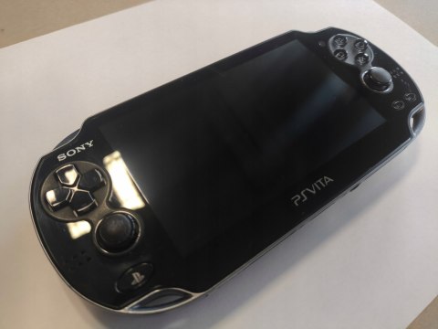KONSOLA SONY PS VITA OLED WI-FI + KARTA 16GB + USB KONSOLA SONY PS VITA OLED WI-FI + KARTA 16GB + USB